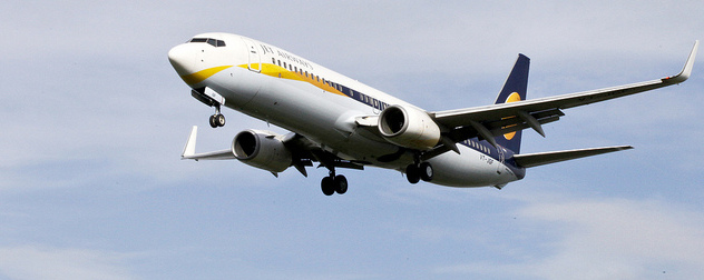 Jet Airways Boeing 737 in flight