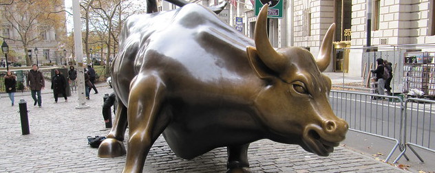 Wall Street bull statue.