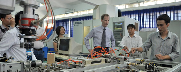 USAID Mission Director visiting Danang University of Technology in Vietnam.