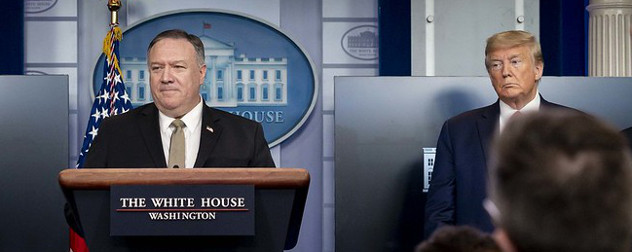 Mike Pompeo and Donald Trump at a coronavirus press briefing.